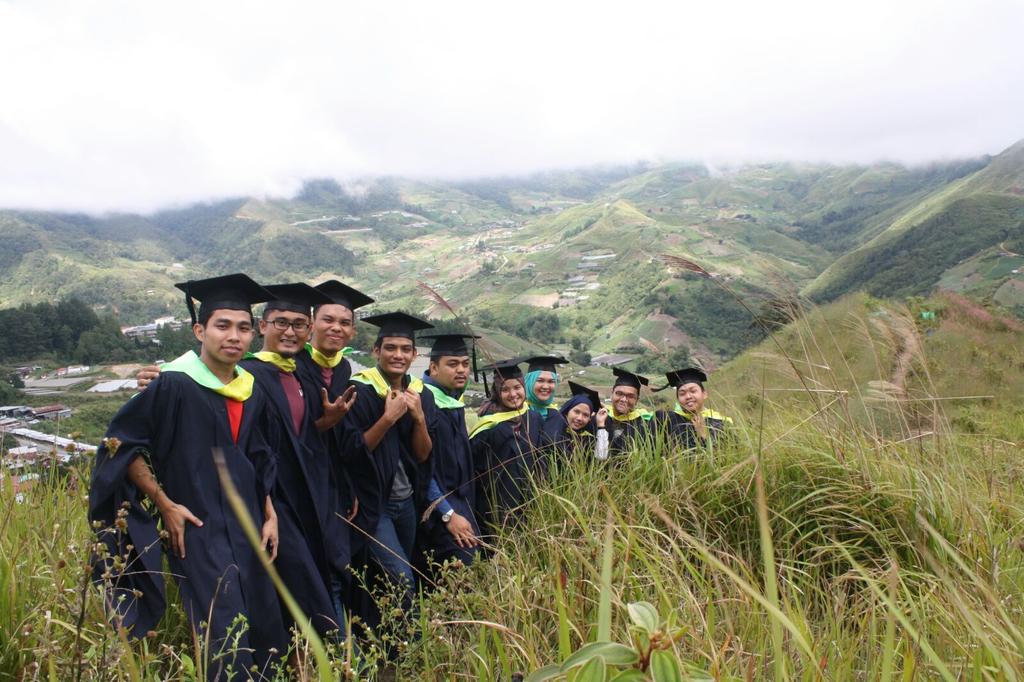 GeoClubUMS's tweet photo. Congratulations to our Geology students who will be graduating tomorrow.  All the best for your future endeavours. https://t.co/l7wSGWfjv7