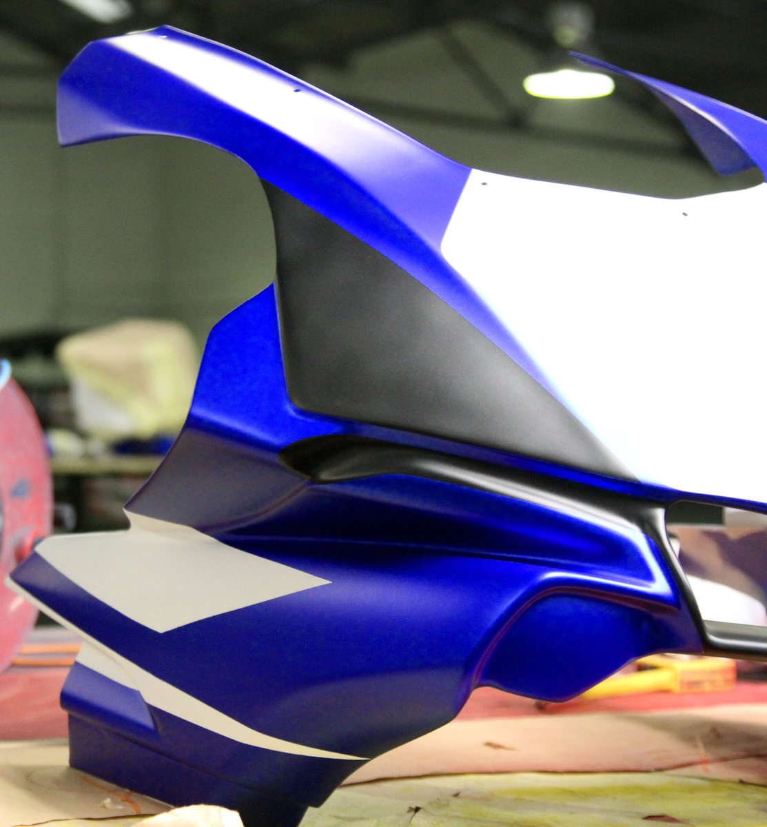 EightBallCustom's tweet photo. #SneakPeek @THMmotorsport's race fairings @tommyhill33 @yamaharacingcom @PowerbikingLtd @OfficialBSB @epaymeracing https://t.co/vCpGzuWPaD