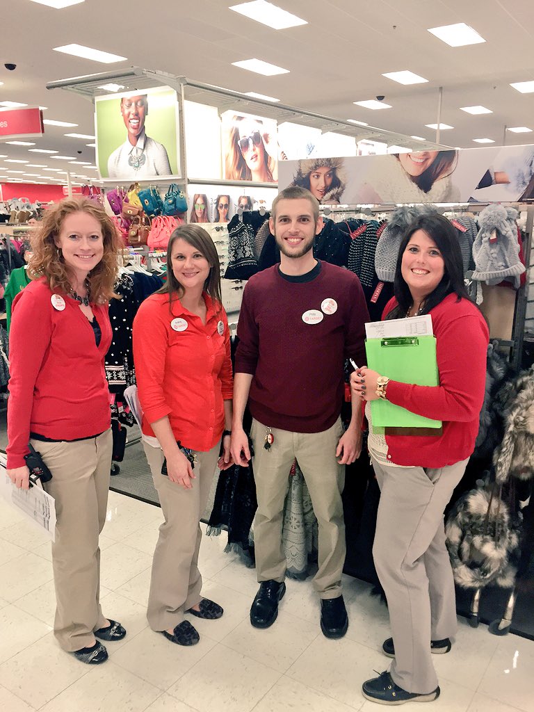 This store and this team. WOW!!! So full, tight zone!  #pictureperfect #T733 <a href="/daken_berry/">Daken Berry</a>