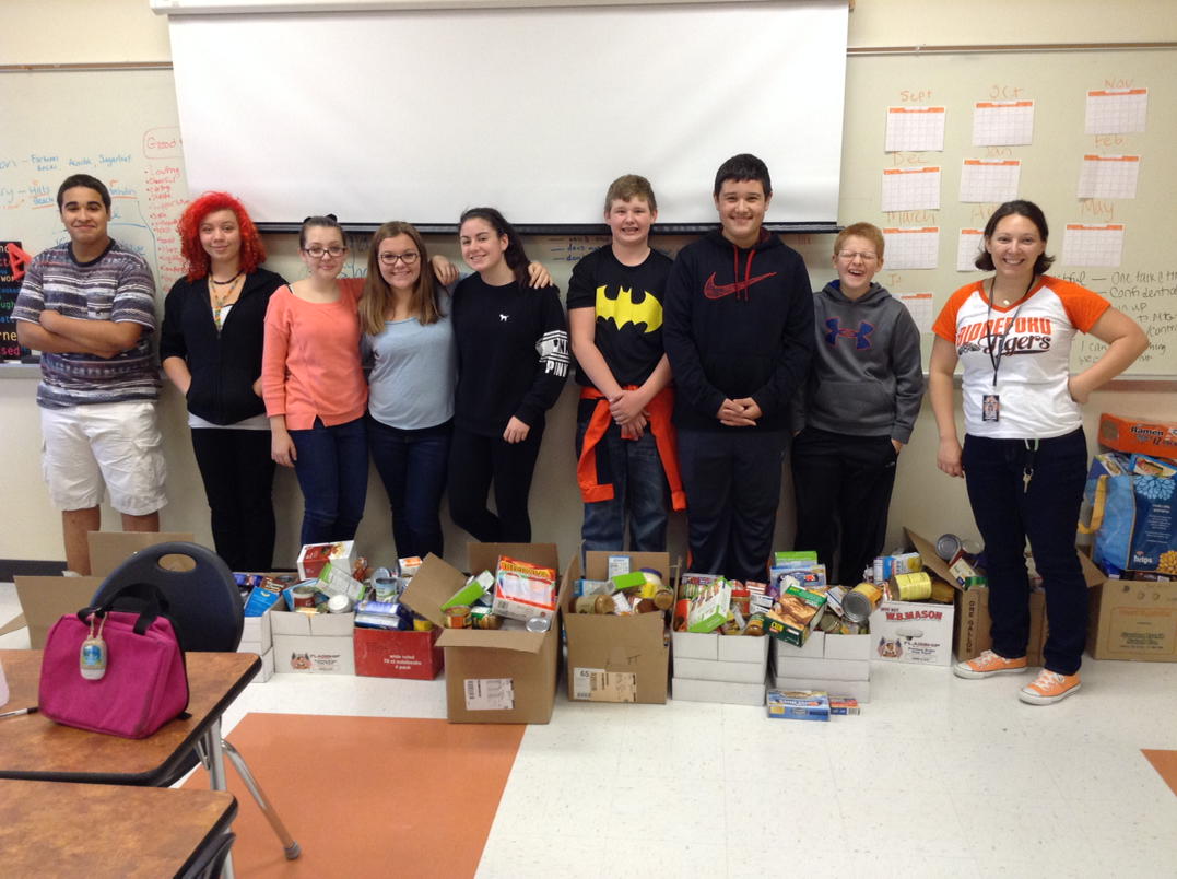 AngelaAverySC's tweet photo. I am so proud of our Peer Educators who made up the food baskets for families in need! #grateful #BeMoreSupportive https://t.co/cx9tzLfUgd