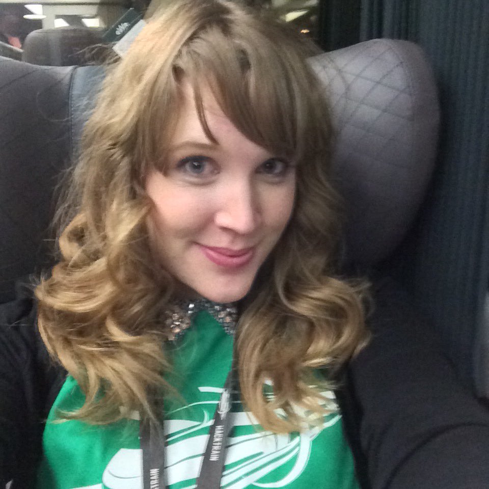 SarahEMcDonnell's tweet image. #hacktherails #gwrhacktrain travelling in style baby! Looking forward to innovating! Great branding @pentagram