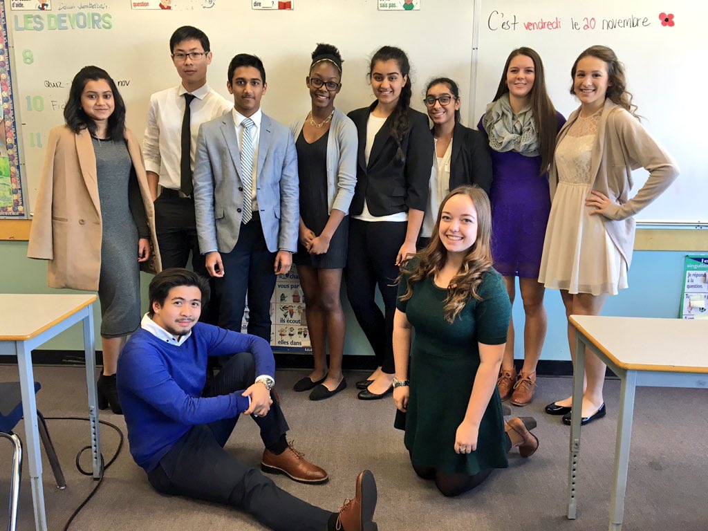 MadameChong's tweet photo. Are they looking good or what?!?! @FPSSSC #formalfriday #g16 #grads 👌🏻👌🏻👌🏻 https://t.co/XLCcUQ4nZe