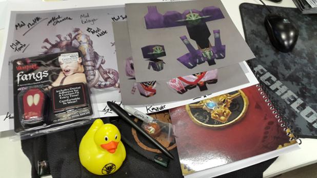 RuneScape's tweet image. #FreestuffFriday - RuneFest goodies today! RT and follow for your chance to win!