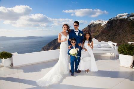 PLANETWEDDINGS's tweet photo. ''Planet Holidays made our wedding &amp; familymoon seem like a breeze!" #Santorini https://t.co/nYbLyR9HOe #wedinGreece https://t.co/xxcOBZAJmV