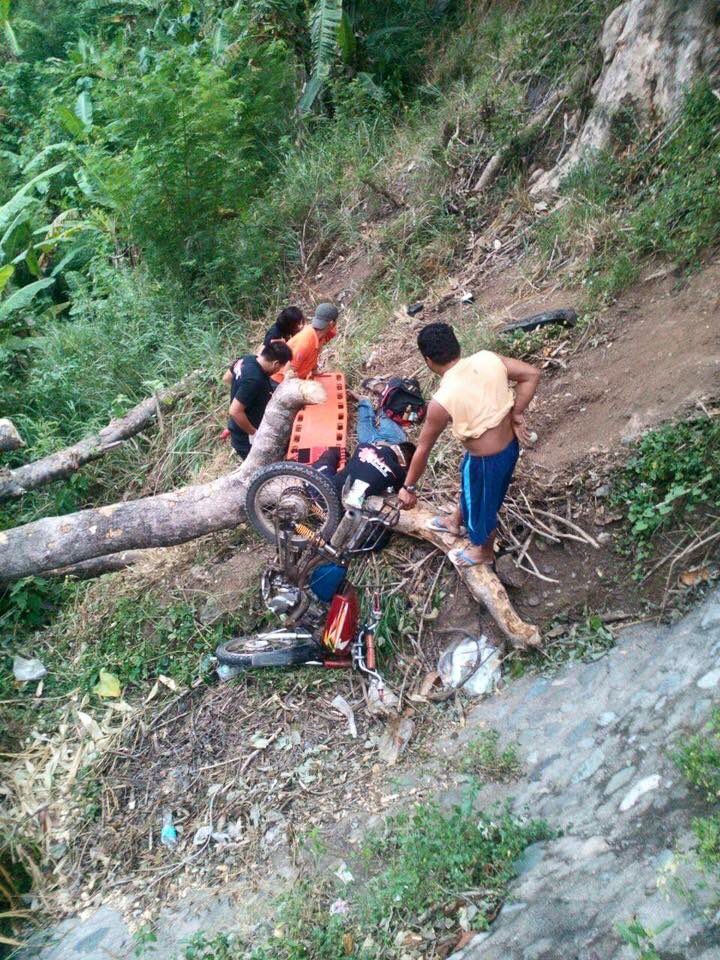 AEMSInstitute's tweet image. AEMS EMT's with CDRRMC Mati responding to a rescue trauma case in Mati City, Davao Oriental. #AEMS #AdvancedEMT #EM