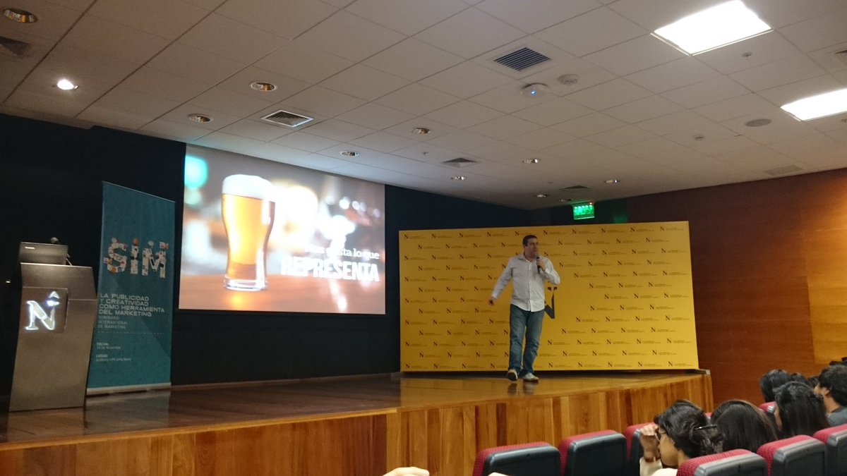 diego_sc1992's tweet photo. #SIM2015 #UPN_oficial  Ponente Carlos Hoempler - Director Ejecutivo Hoempler /Perú Tema: Campañas en Redes Sociales https://t.co/OhVhNvQkE6