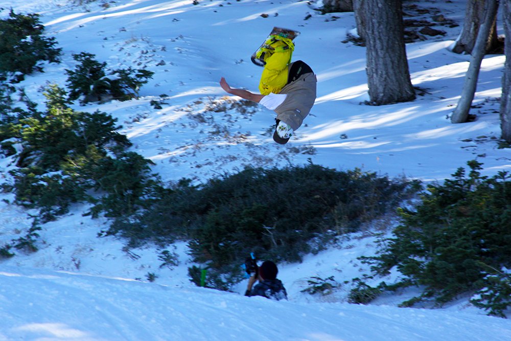 mthigh's tweet image. Getting upside down on the 25 foot booter at Upper Chisolm! Open top to bottom with a fresh park on Cruiser.