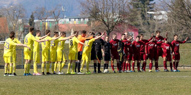 snportal's tweet photo. Vodilni @NKMaribor B za konec v Rogatcu, @NKBrezice in Šmarje branita svoji poziciji. #3SNL https://t.co/OpLw1xiZIz https://t.co/8vaciJARz8