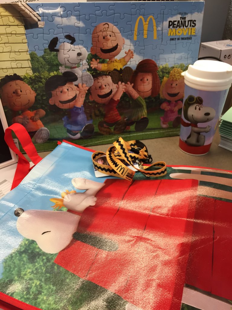 lblndng's tweet photo. @ghapspeach look what my husband brought for me. Love the peanuts! https://t.co/c5ouY0bQZS