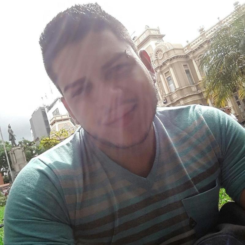 TheTicoTimes's tweet photo. Costa Rica hero #GerardoCruz, who stood up to a street perv, died of a heart attack https://t.co/zFWvfTEtVq https://t.co/qbfQEGrSN9