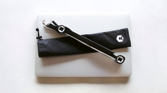 theRoostStand's tweet image. Life isn’t perfect, but your laptop stand can be. #Ergonomic #UltraPortable #UniversalCompatibility