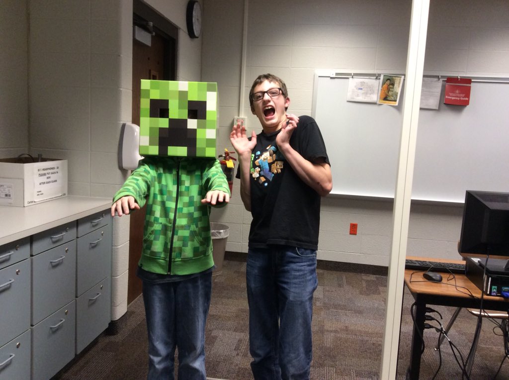 SernaDebby's tweet photo. MVJHS Minecraft Club
Students use coding skills to program turtles. #MVeLearn #INeLearn @msdmvis @williamstein https://t.co/w3pmiwHx4t
