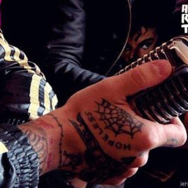 signs as franks hands: aquarius