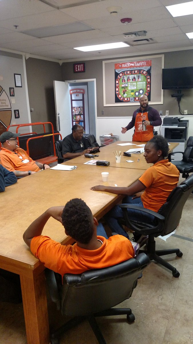 jasteadhamthd93's tweet photo. Q and A with the store on growth and development 2902 met 093 https://t.co/2ZrgauAbTu