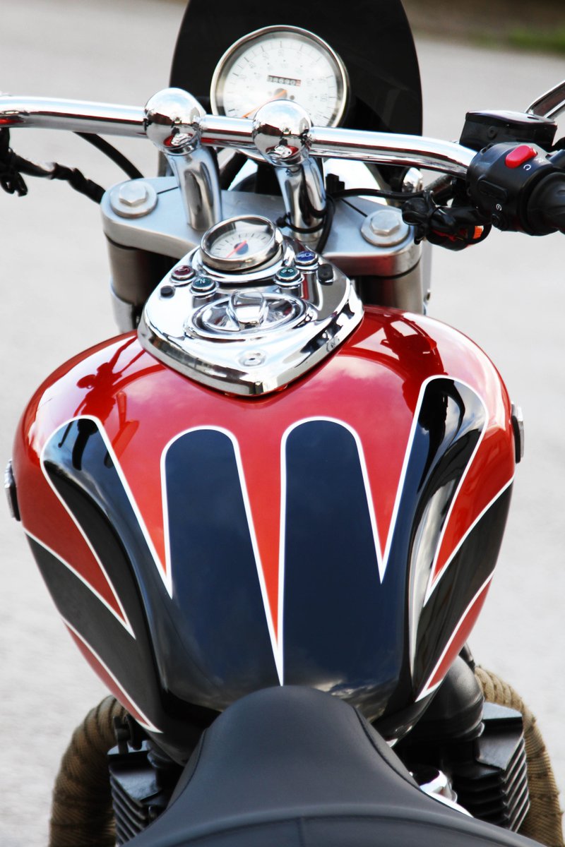 EightBallCustom's tweet photo. We've only painted the tank on this beaut but we think it looks ace! @officialtriumph @TriumphOwners @Triumph_Owners https://t.co/7HmmpeHvGb