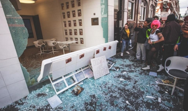 VICEUK's tweet photo. If we don't save Bussey Building, Peckham is fucked https://t.co/WXPyZsQWWZ https://t.co/aEWCkpFHOR