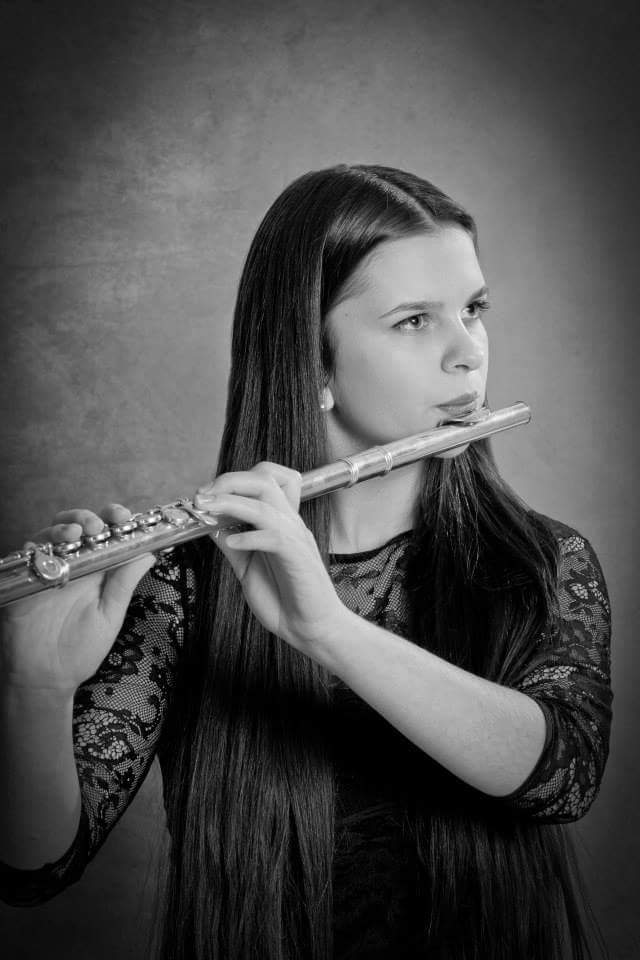 HHE_band's tweet photo. Did you know that Tihana writes prose poetry and also plays flute.

#PrivateMe #Flute #Poetry https://t.co/KJTGOxc35z