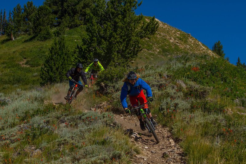 #PinkbikeVOD The <a href="/KendaTire/">Kenda Tire</a> crew vacation <a href="/portermtb/">Eric Porter</a>'s House in Utah: pinkbike.com/video/424475/