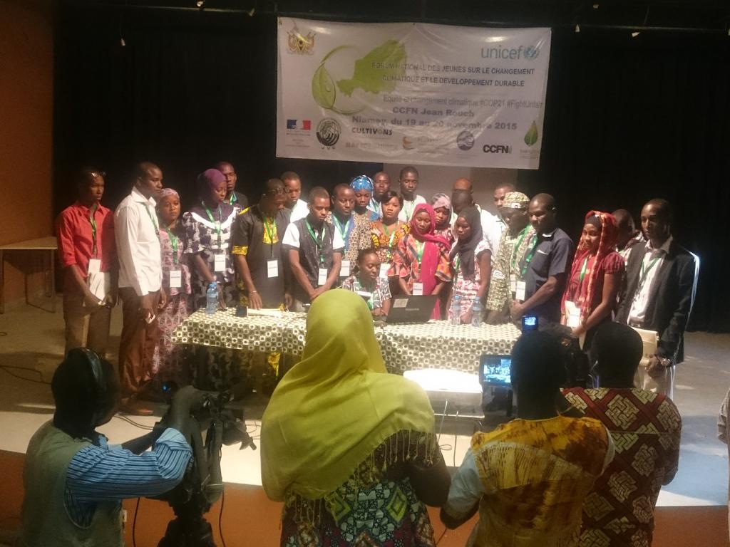 islamane's tweet photo. #FightUnfair #CoyNiger #Coy11 #Cop21
#Déclaration de la #Jeunesse @haliscolb @Unicefniger @anneboher @saniayoub https://t.co/OEDWIl8Hr3