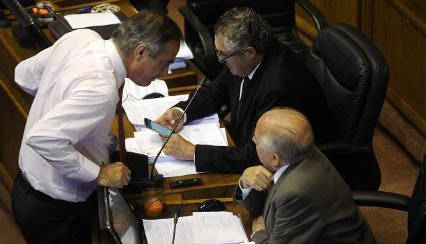PublimetroChile's tweet photo. Senado aprueba glosa de gratuidad en educación superior
https://t.co/7oDQmbXnLR https://t.co/VwZfHmdrru