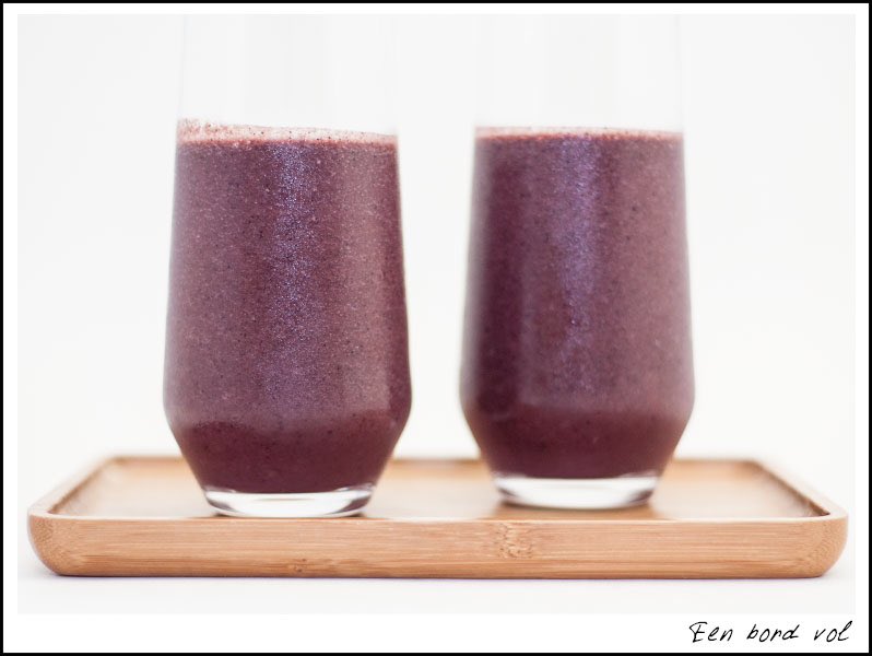 Een heerlijke healthboost: deze paarse smoothie 😍 omnomnom 😋 #eenbordvol
