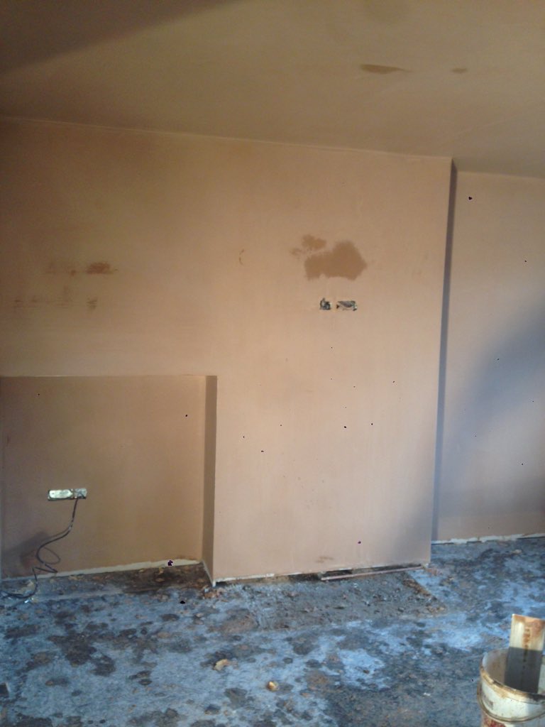 djmurrayplaster's tweet photo. Living room boarded and plastered https://t.co/ci48t3SgBD