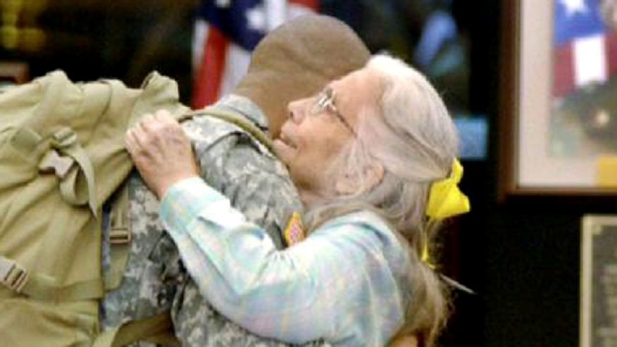 SeniorGroupHome's tweet photo. Soldiers rally to side of ailing Fort Hood's 'hug lady' https://t.co/MOIS3BKbl8 https://t.co/c2gzQG8OLL