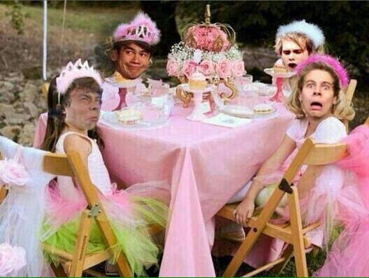 5SecondsTeam's tweet photo. BREAKING NEWS: The boys celebrated Michael's 20th birthday in style today. 😉😂 #MTVStars 5SOS https://t.co/0oli3JX58r