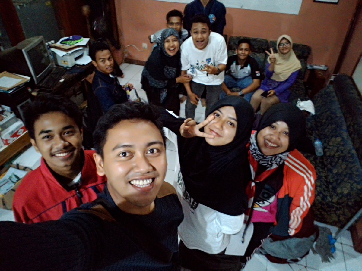 arditoard's tweet photo. Goes to #bandung antar adik2 peserta #PWN2015 #SilaqMenakoNTB @dkd_Jabar @kwarnas @pramuka_jabar @pramukaupdate https://t.co/TSUQbcfG2e
