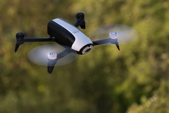 DronewatchNL's tweet photo. Parrot introduceert versie 2 van Bebop Drone [update: nu met launch video] https://t.co/qaSQ3N3HDY https://t.co/BA5q0yHwYt