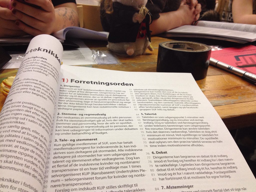 SilasMarker's tweet photo. Har glædet mig som et lille barn til #sufam15. Vi starter selvfølgelig med forretningsordenen. @sufnet https://t.co/DV1JffWw8S