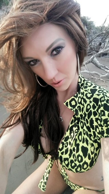 #Frisky Friday selfie!! More to come! 😚❤ @TheFriskyFriday @MissSocialNet https://t.co/CkRrnpSFla<a href="/tag/frisky"class="tags">#Frisky</a><a class="tags" target="_blank" title="On Twitter" href="/?out=eyJ0eXAiOiJKV1QiLCJhbGciOiJIUzUxMiJ9.eyJpYXQiOjE3MjE2MjA3NDMsImlzcyI6InR3cG9ybnN0YXJzLmNvbSIsIm5iZiI6MTcyMTYyMDc0MywiZXhwIjoxNzUzMTU2NzQzLCJyZWRpcmVjdF91cmwiOiJodHRwczovL3R3aXR0ZXIuY29tL1RoZUZyaXNreUZyaWRheSJ9.MNFOnLwIOFI50q8H6awVG4_YHqxt1JUHTGSin29UapdolK9BPRMXyuC-LWiNv-r9QwZ9iuyONTt7Q2SWTUpcVQ">@TheFriskyFriday</a>