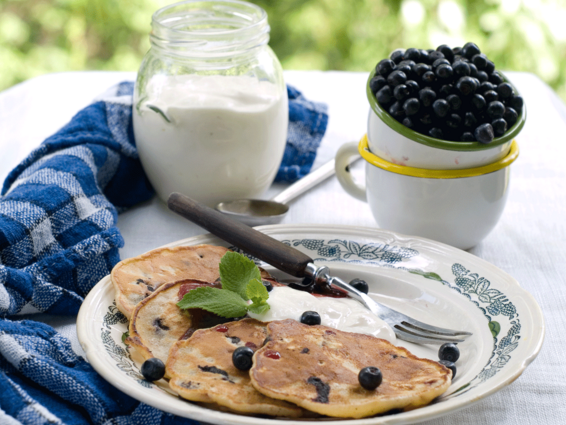 LoveMySilk's tweet photo. Make some oatmeal pancakes, pretend like it's the weekend! https://t.co/ASWd6TCAbt https://t.co/ywFAxE8jUV
