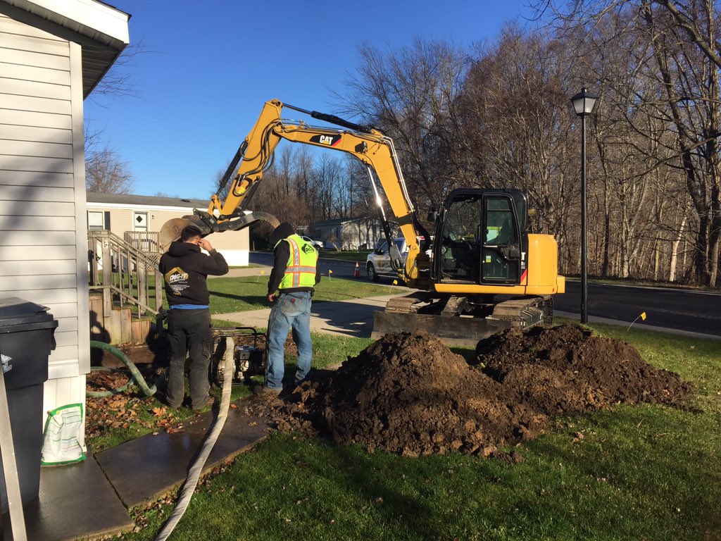 DigItExcavating's tweet photo. Water service repair for a Friday. Replacing the riser shutoff valve. #waterservice #digginit #cat308 #trashpump https://t.co/Vg5MZhv5If