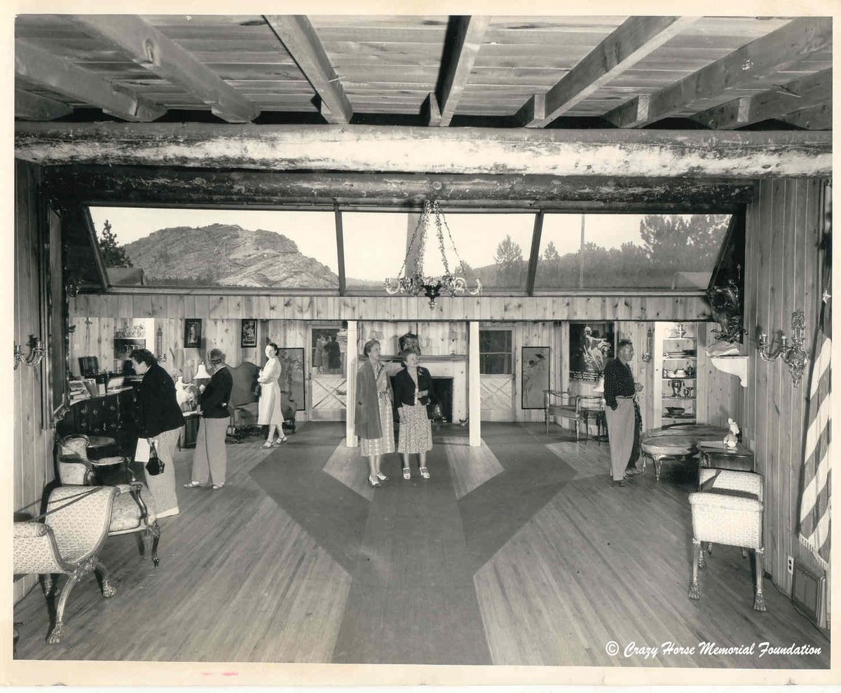 CrazyHorseMem's tweet image. Early to Mid-1950's photo with the original view of Crazy Horse Mountain from the Ziolkowski log home. #FlashbackFri
