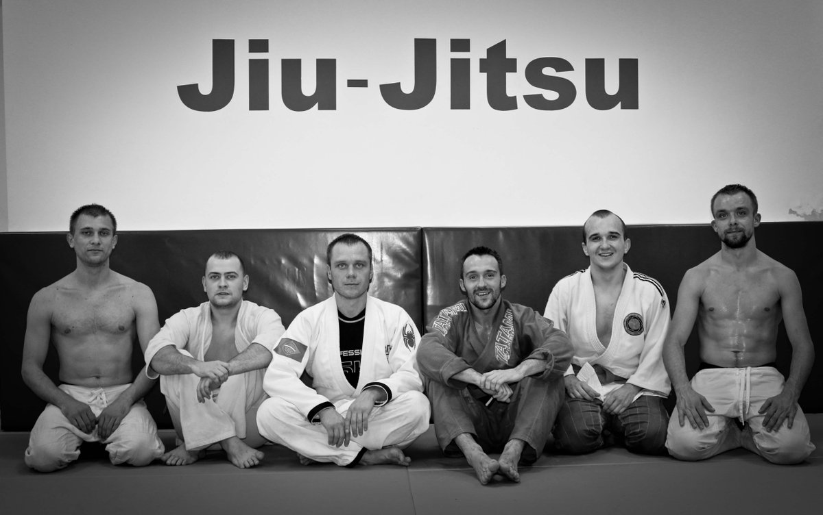 tygrbjj's tweet photo. Інструкторське тренування, в нас гості - Віталік з клубу Спайдер https://t.co/tau9sgouHx
