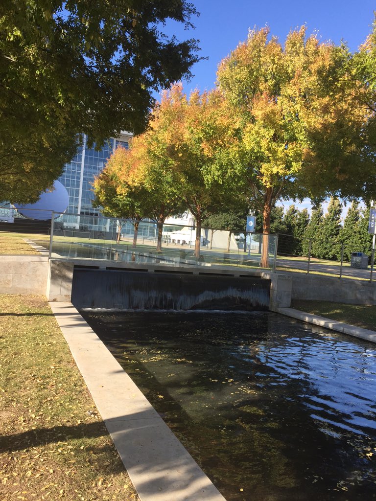 FcclaSeward's tweet photo. fun first day in Texas! #NCMDallas #empowermepower https://t.co/miou0bkfOW