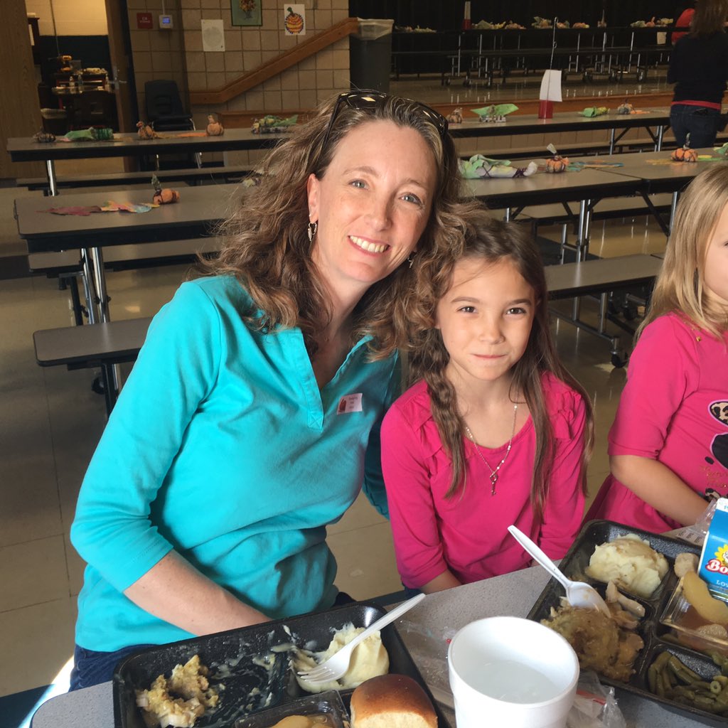 WoodwayElem's tweet photo. We hope you have a great fall break! @WoodwayElem #T2015 https://t.co/zmQIlGSDcl
