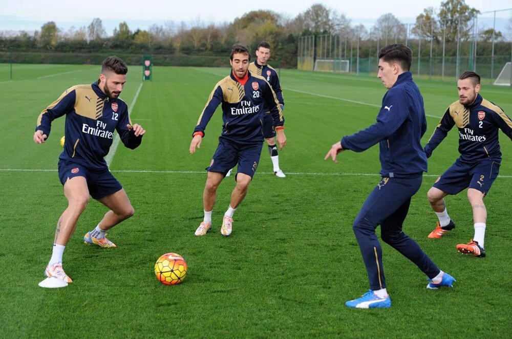 AIS_SMG's tweet photo. It's Matchday !!!
Ayooo yang Semangaattt !!!💪💪💪👊👊
#ArsenalDay #COYG #Train #GunnerSpirit https://t.co/ONktljcD2y