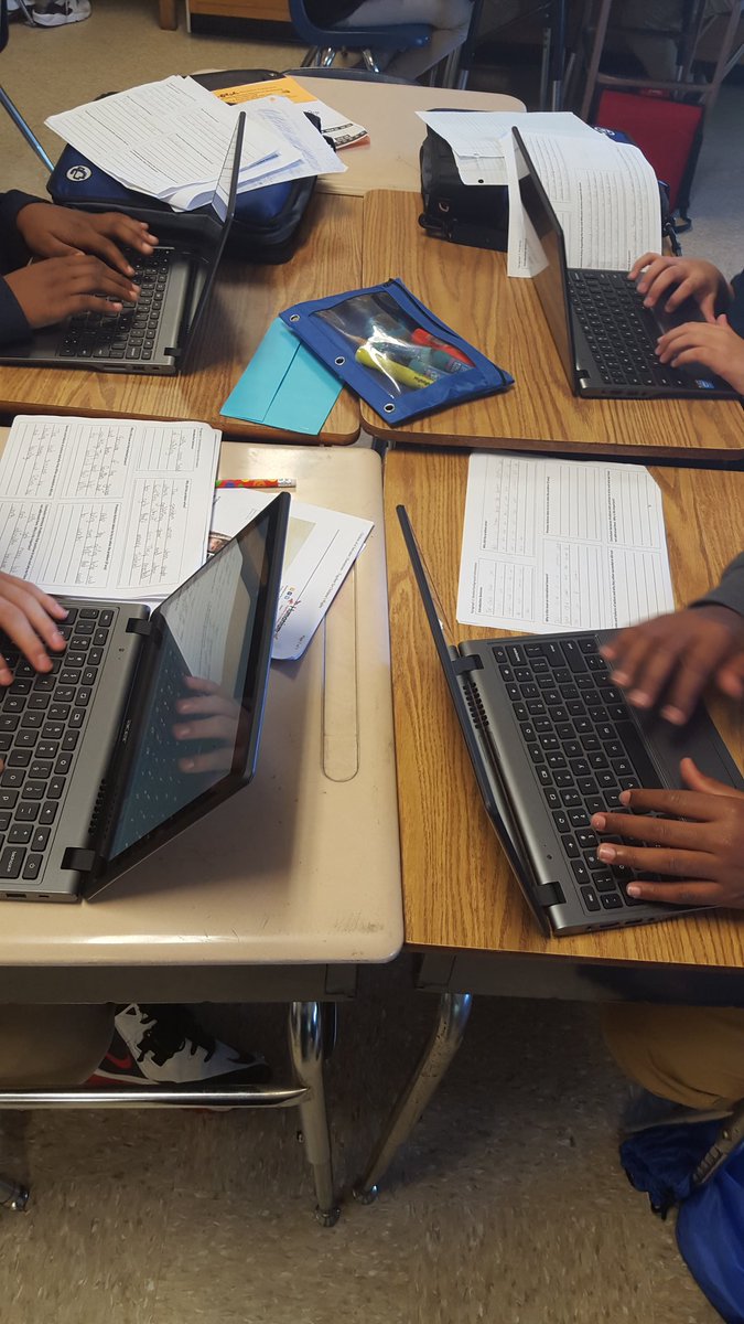 itssoib's tweet photo. @MACLangandLit Ss crafting #childrights position papers @SocStudiesAACPS @aacpsoit @misslibbyk @SREILAACPS https://t.co/3K7AaN0Lny