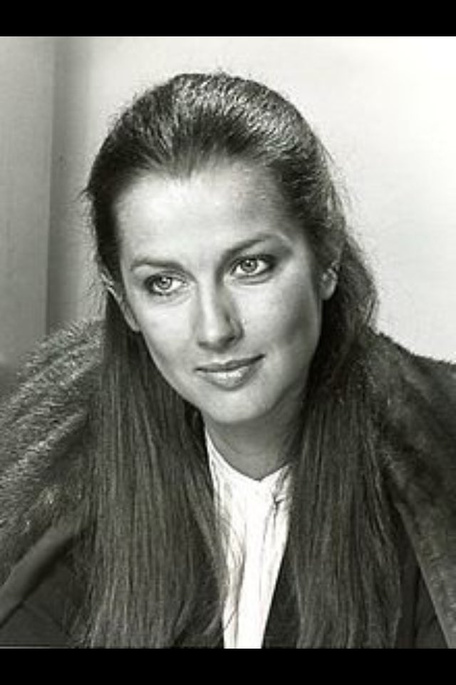 Happy Birthday Veronica Hamel no one was hotter on Hill Street Blues! 