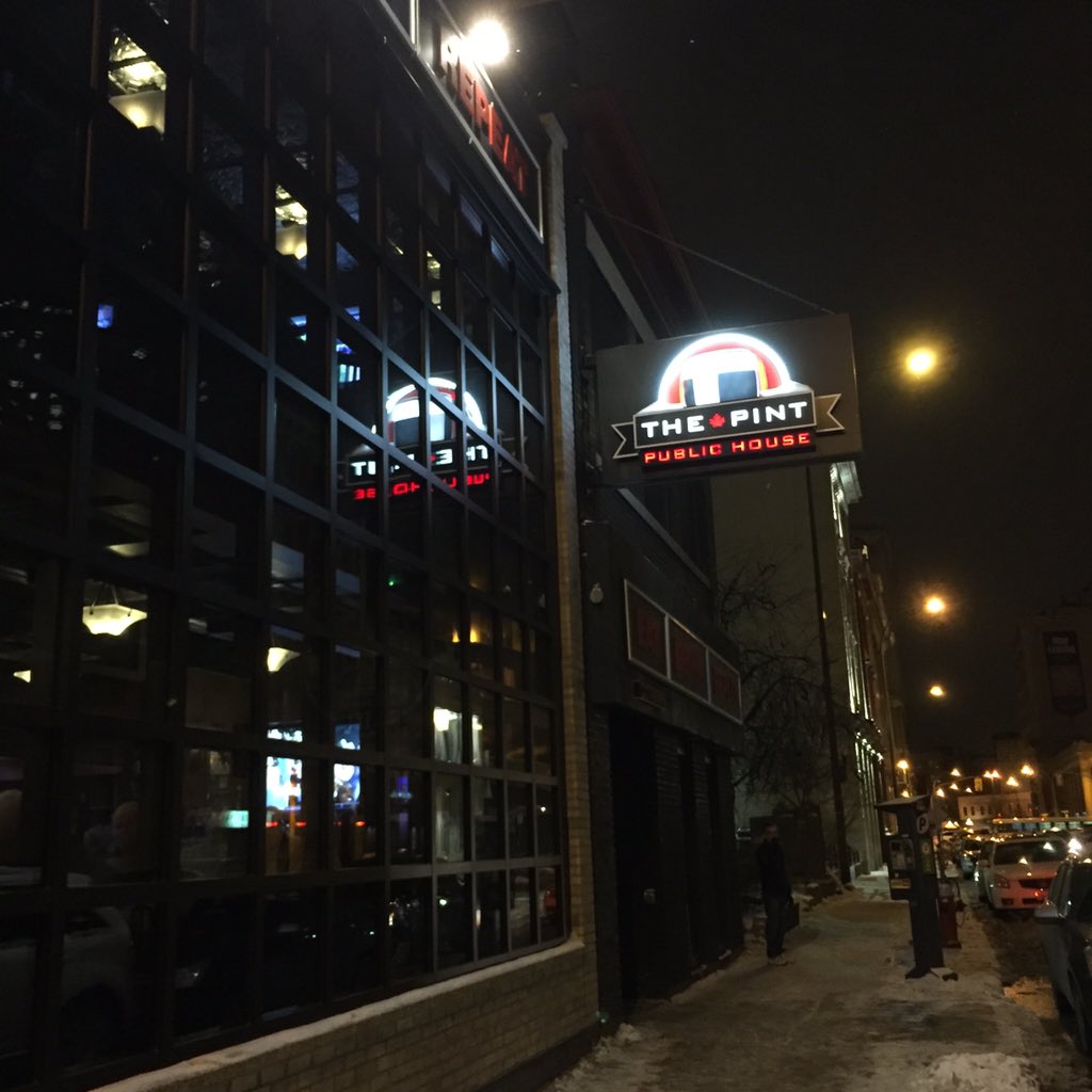 bigmx_radio's tweet image. @ManitobaMoose game to night. Great hockey for 25 bucks a seat! Come on down! #Kernhill support local Biz