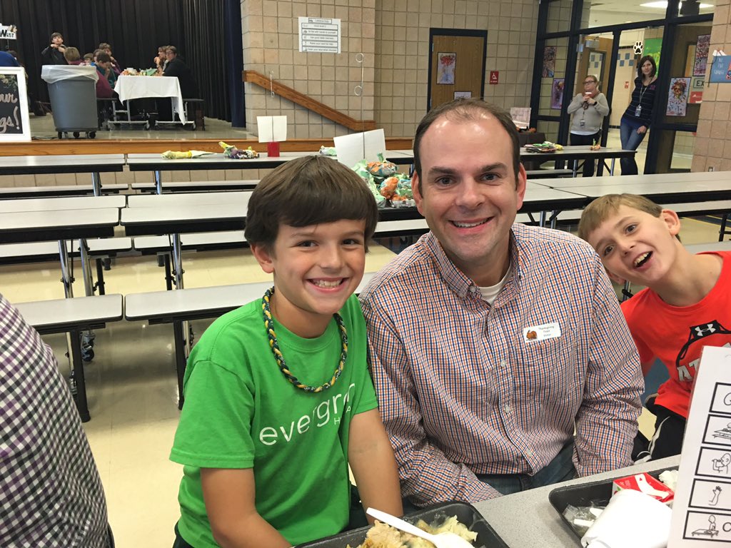 WoodwayElem's tweet photo. Thankful for our school family! @WoodwayElem #T2015 https://t.co/JxILLDxPGb