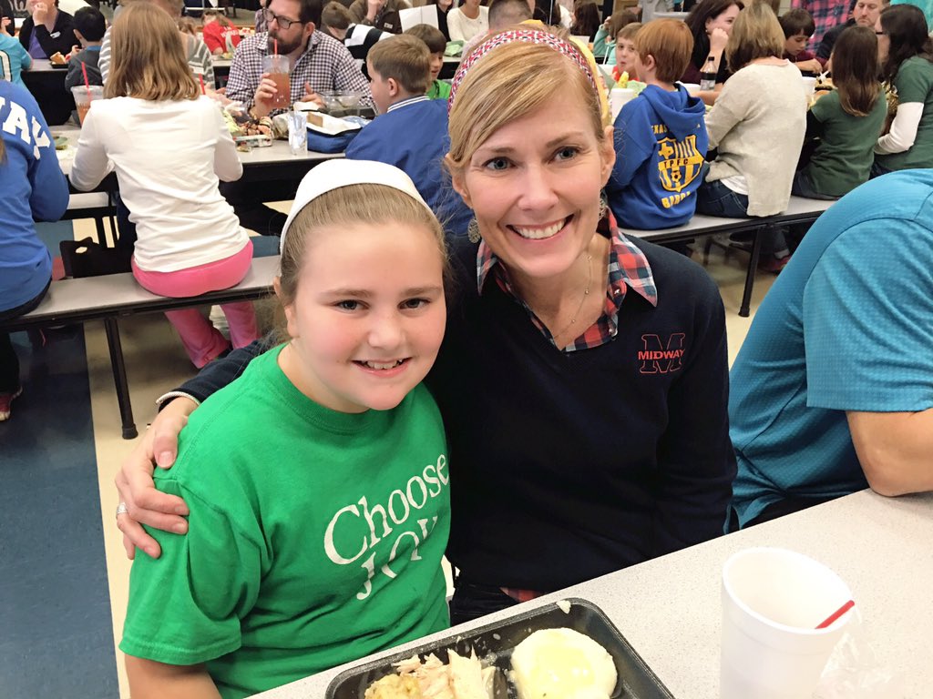 WoodwayElem's tweet photo. We are going to miss everyone next week on break! Happy Thanksgiving! @WoodwayElem #T2015 https://t.co/csb6wyCL47