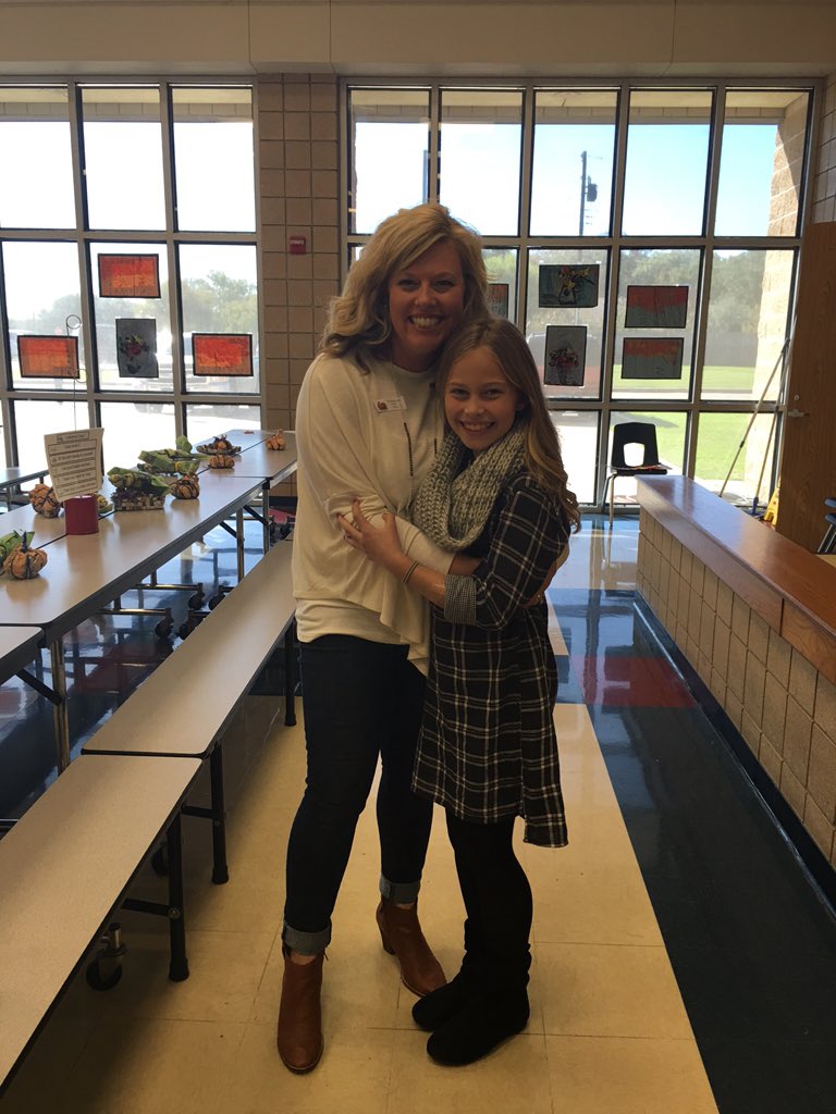 WoodwayElem's tweet photo. We are going to miss everyone next week on break! Happy Thanksgiving! @WoodwayElem #T2015 https://t.co/csb6wyCL47