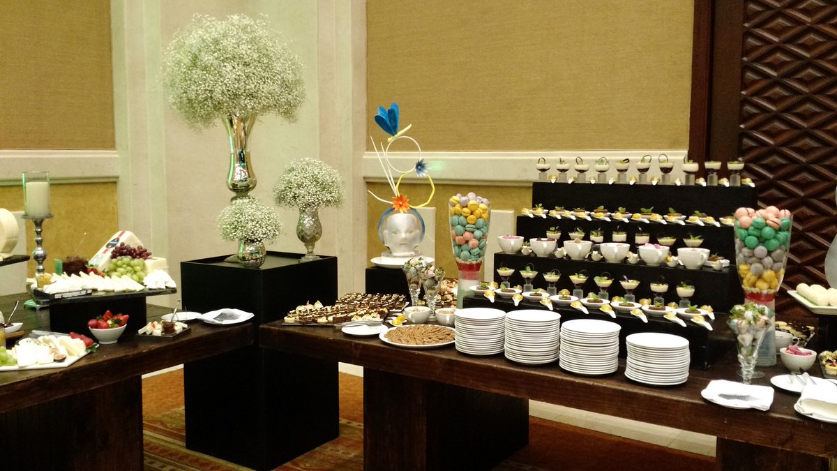 VallartaGV's tweet photo. Últimos detalles. #FGIKitchenFiesta esta por comenzar. https://t.co/kt3wZRSkMu