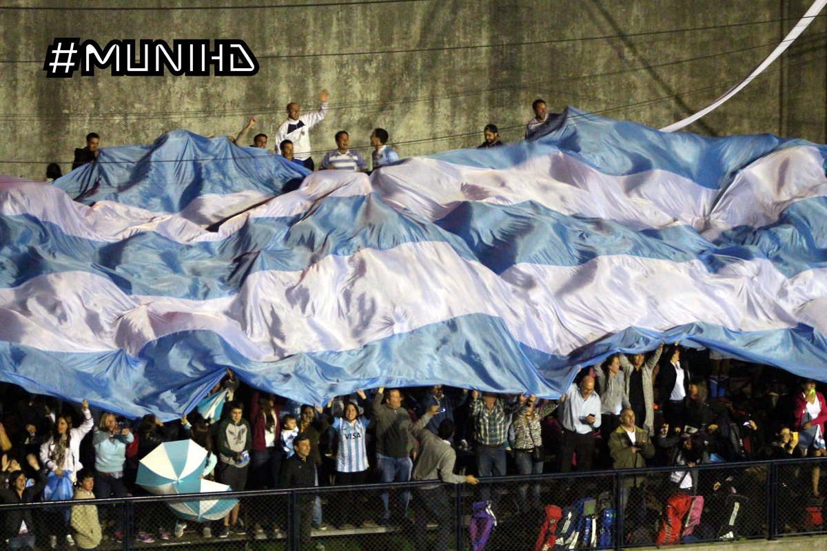 HockeyMUNIHD's tweet photo. #POHC15 BANDERAZO CIUDAD A #Caballeros 2015  #VamosMuni #TodosJugamos https://t.co/Tbwt7YUMgq