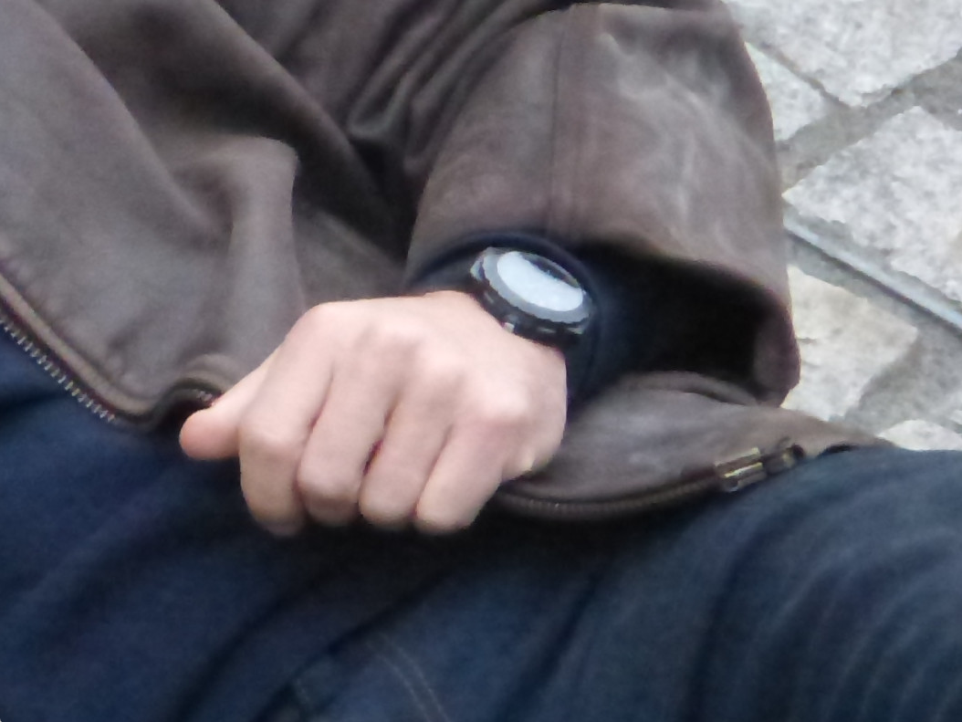 ivawnscon's tweet photo. No LINK any more...
TAG Heuer Formula 1 Chrono BLACK? I don't know...
 #Bourne5 #JasonBourne #movie #watchesinmovie https://t.co/joI9nQmtGH
