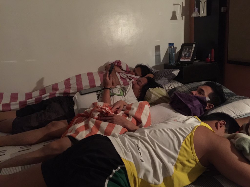 baimanisan's tweet photo. Bunking in with Tau Mu barakos. #BarExams2015 #BarOps2015 https://t.co/5vlD3MnWKp