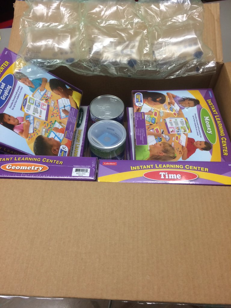 shilman41's tweet photo. It's an early Christmas thanks to #donorschoose @ElemMWES #MWESPride https://t.co/jaoFHOekfe